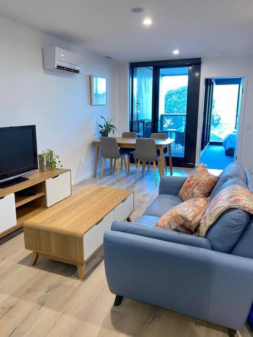 Central Canberra City Apartment With Study And Full Amenities Including Parking Екстериор снимка